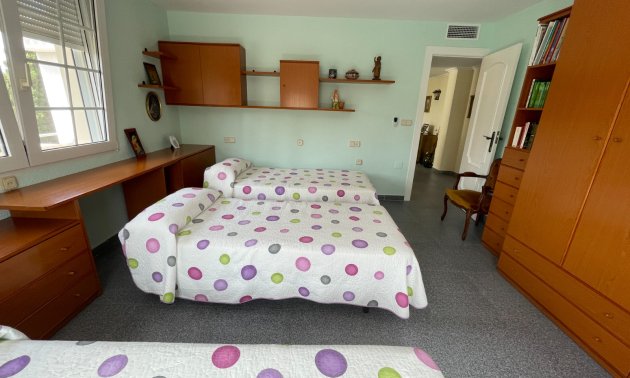 Resale - Villa -
Orihuela Costa - Cabo Roig