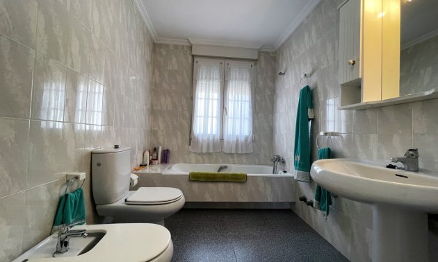 Resale - Villa -
Orihuela Costa - Cabo Roig