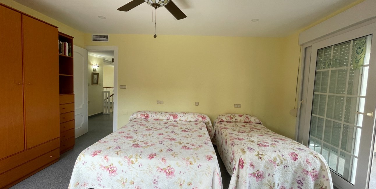 Resale - Villa -
Orihuela Costa - Cabo Roig