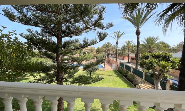 Resale - Villa -
Orihuela Costa - Cabo Roig