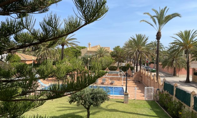Resale - Villa -
Orihuela Costa - Cabo Roig