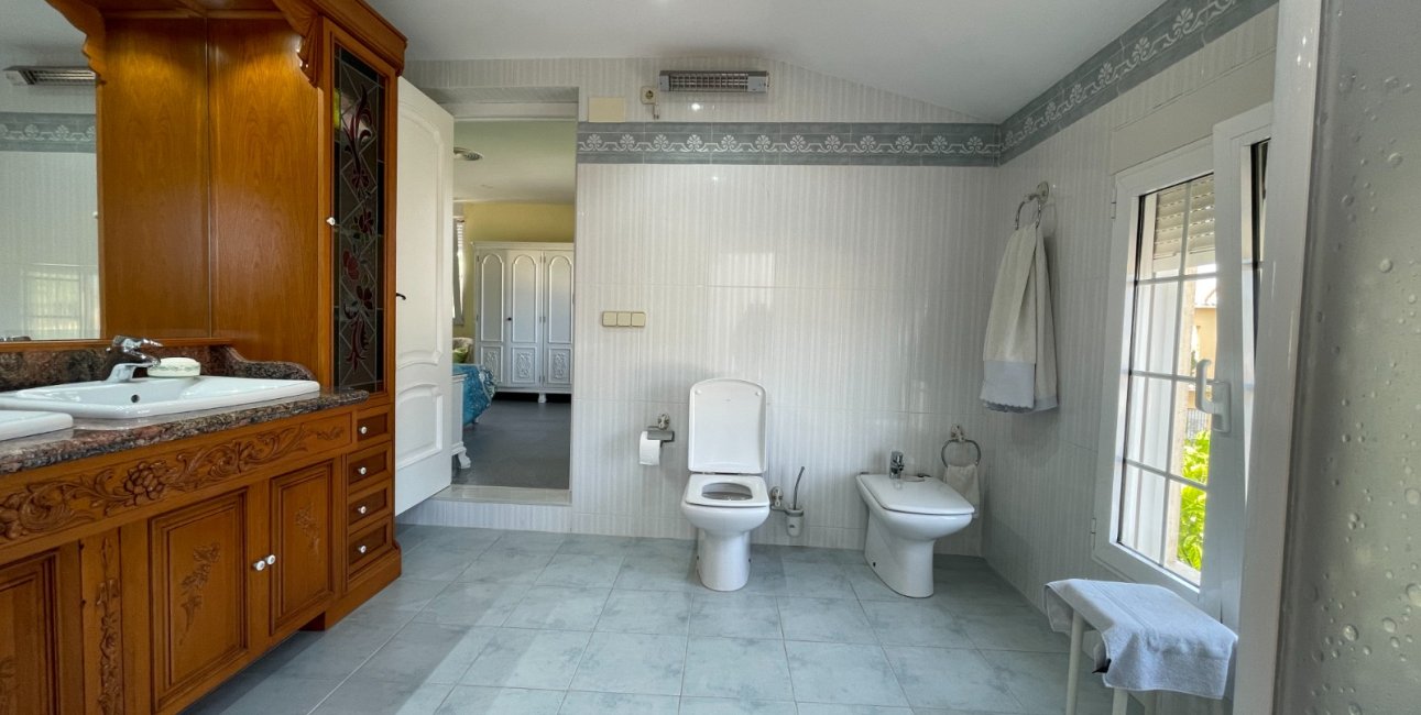 Resale - Villa -
Orihuela Costa - Cabo Roig