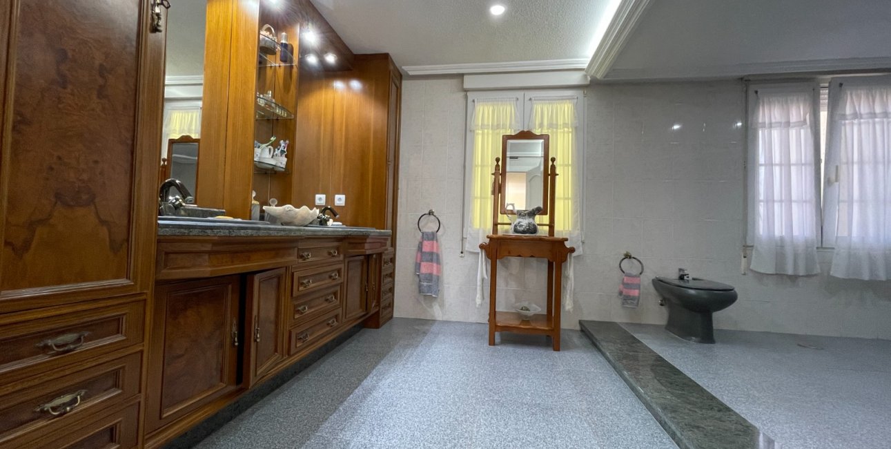 Resale - Villa -
Orihuela Costa - Cabo Roig
