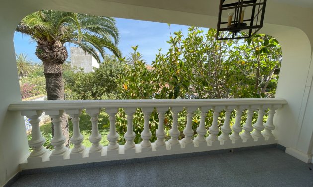 Resale - Villa -
Orihuela Costa - Cabo Roig