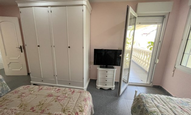Resale - Villa -
Orihuela Costa - Cabo Roig