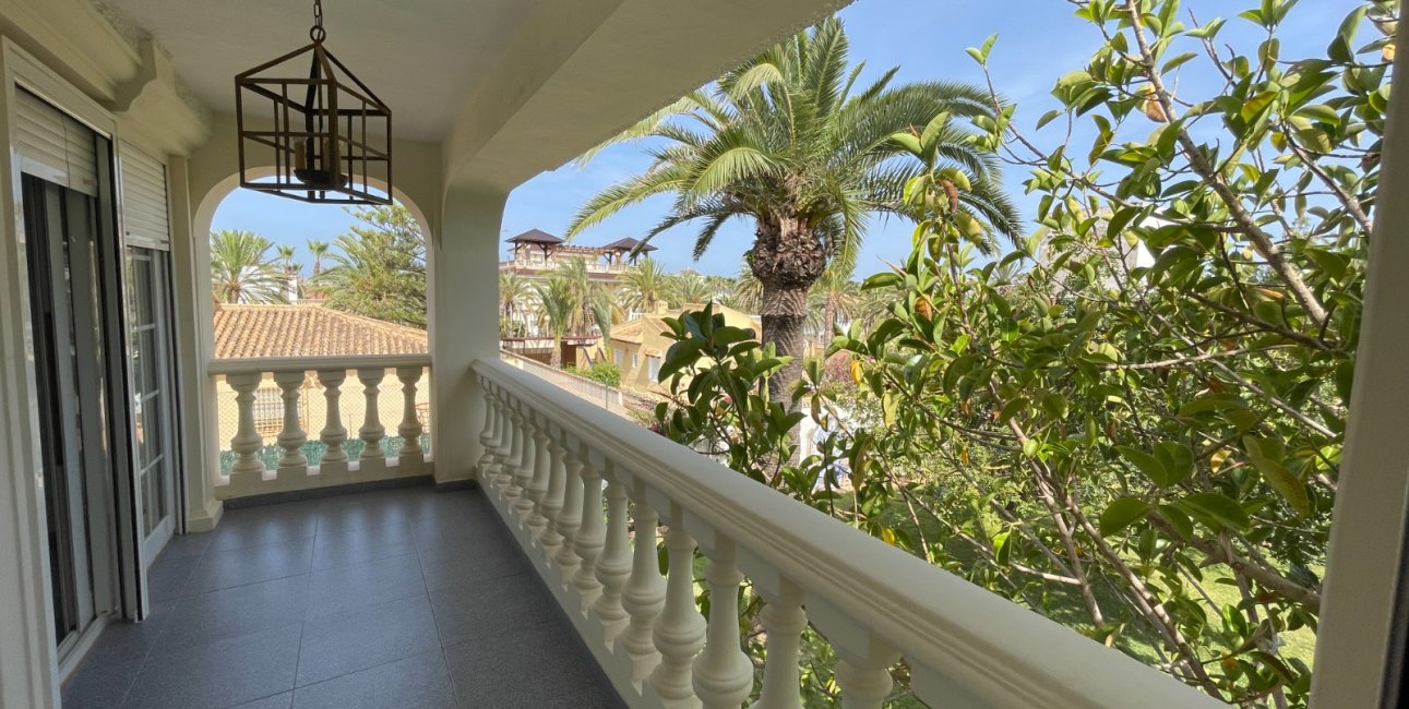 Resale - Villa -
Orihuela Costa - Cabo Roig