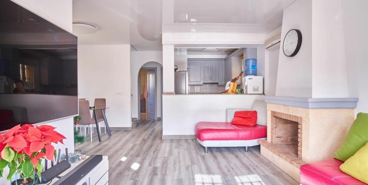 Resale - Villa -
Los Montesinos - La Herrada