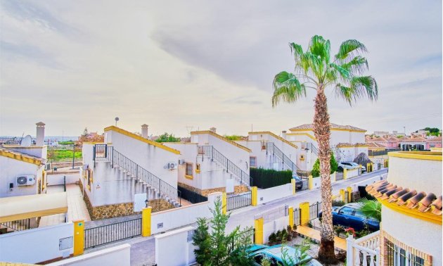 Resale - Villa -
Los Montesinos - La Herrada