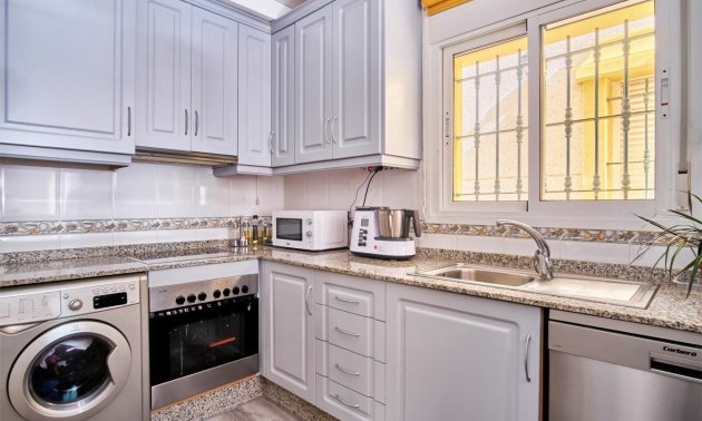 Resale - Villa -
Los Montesinos - La Herrada