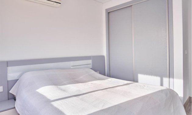 Resale - Villa -
Los Montesinos - La Herrada