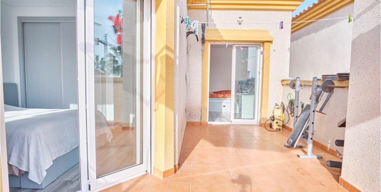 Resale - Villa -
Los Montesinos - La Herrada