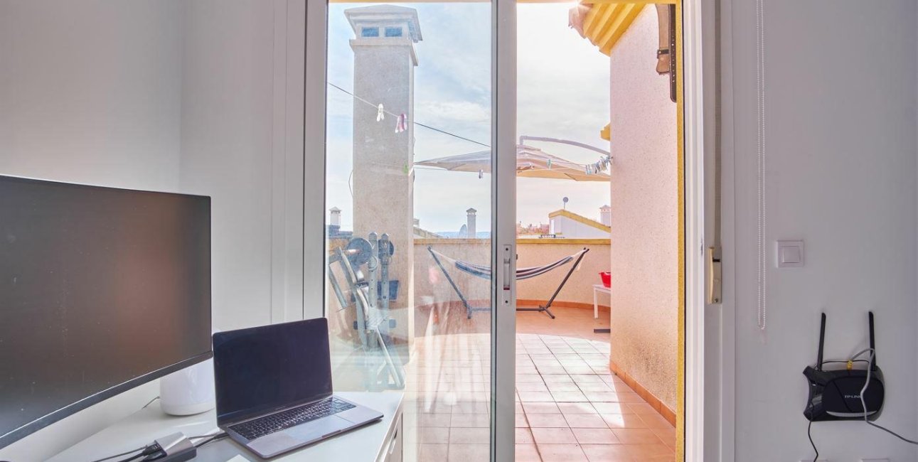 Resale - Villa -
Los Montesinos - La Herrada