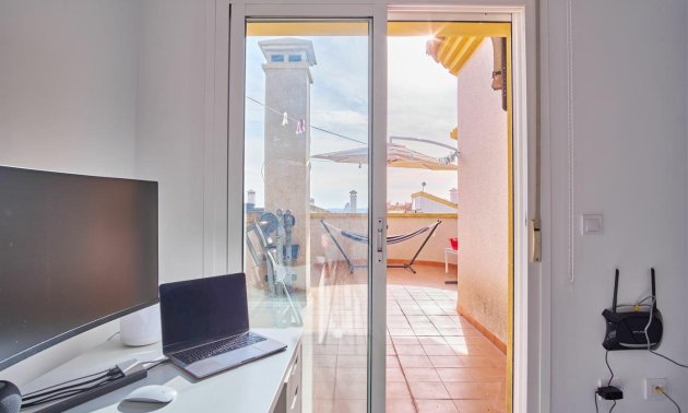 Resale - Villa -
Los Montesinos - La Herrada