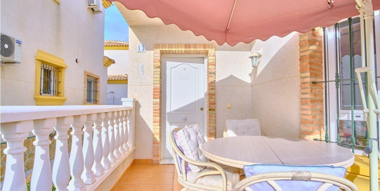 Resale - Villa -
Los Montesinos - La Herrada