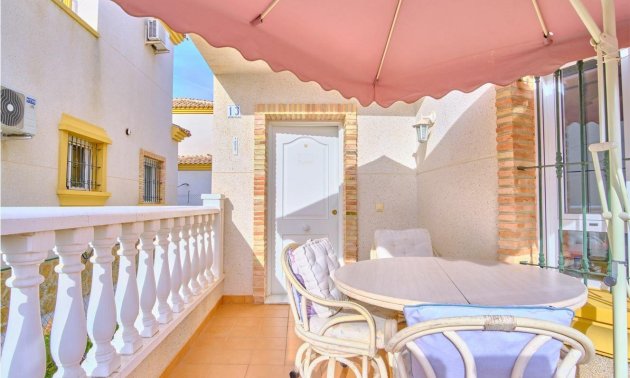 Resale - Villa -
Los Montesinos - La Herrada