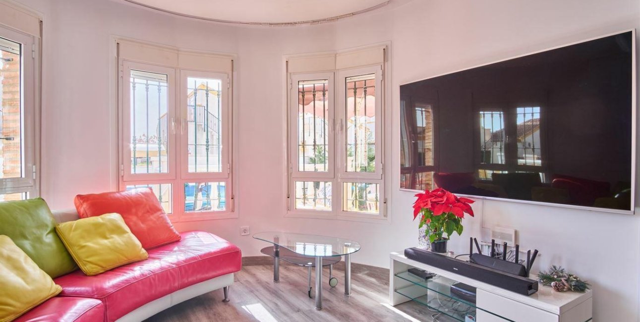 Resale - Villa -
Los Montesinos - La Herrada
