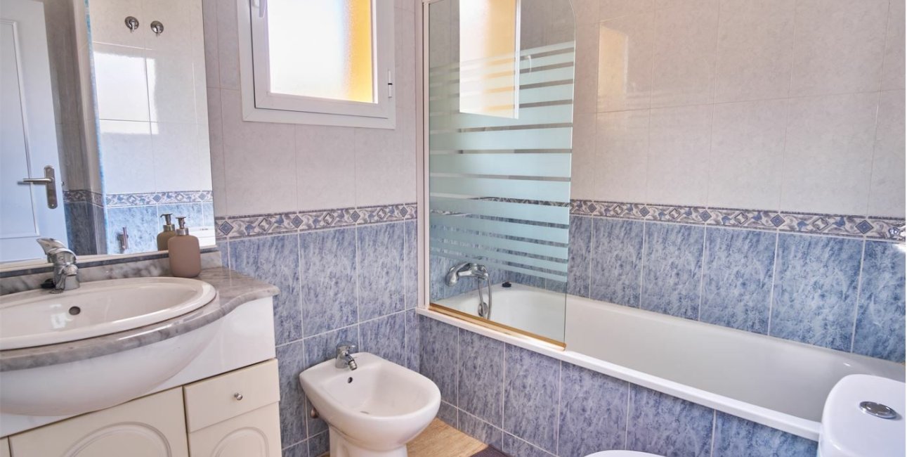 Resale - Villa -
Los Montesinos - La Herrada