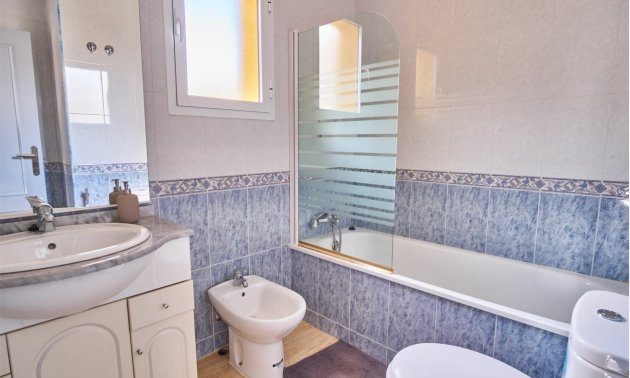 Resale - Villa -
Los Montesinos - La Herrada