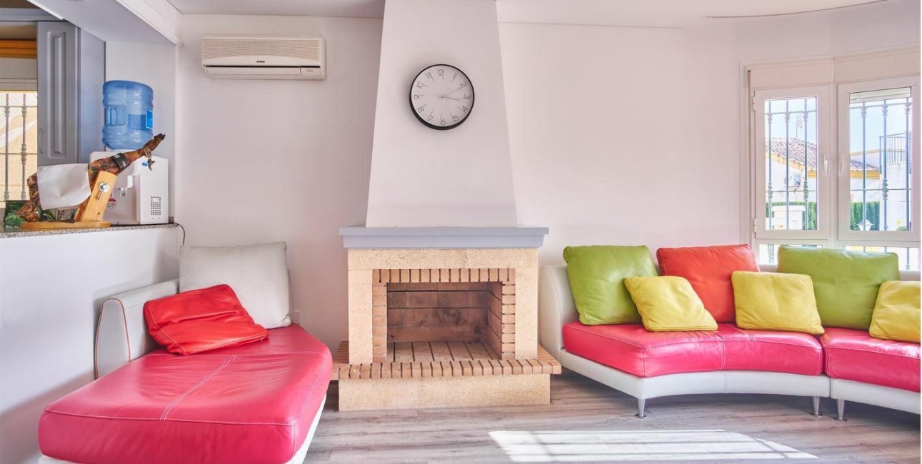 Resale - Villa -
Los Montesinos - La Herrada