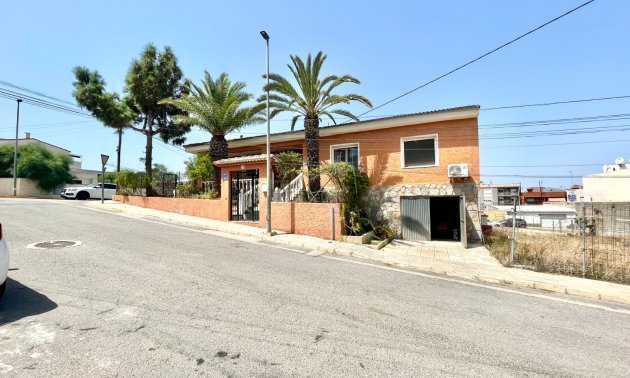 Resale - Villa -
Benijofar - Benijofar - Village