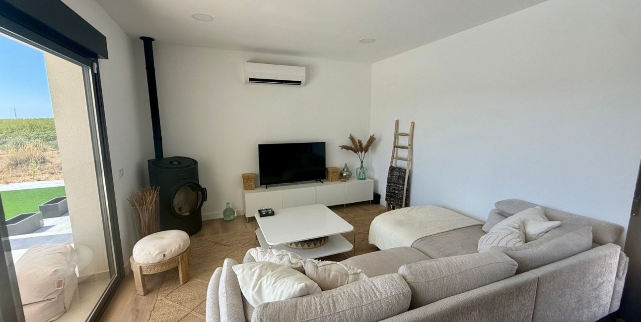 Resale - Country House -
Pinoso - Pinoso - Country