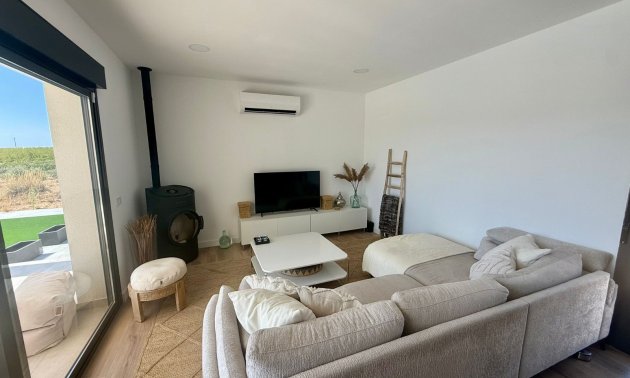 Resale - Country House -
Pinoso - Pinoso - Country