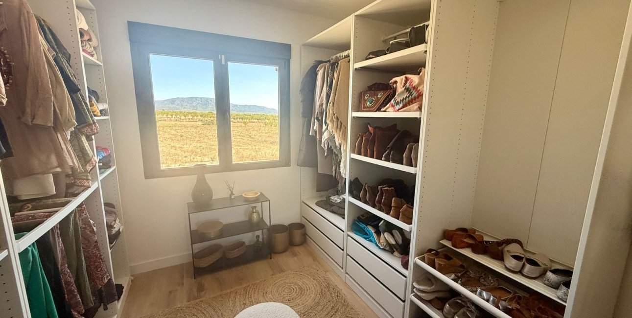 Resale - Country House -
Pinoso - Pinoso - Country