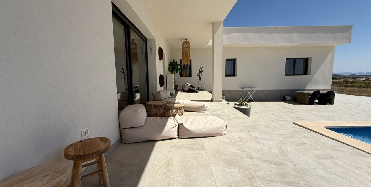 Resale - Country House -
Pinoso - Pinoso - Country