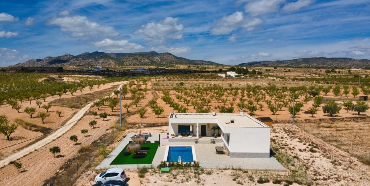 Resale - Country House -
Pinoso - Pinoso - Country