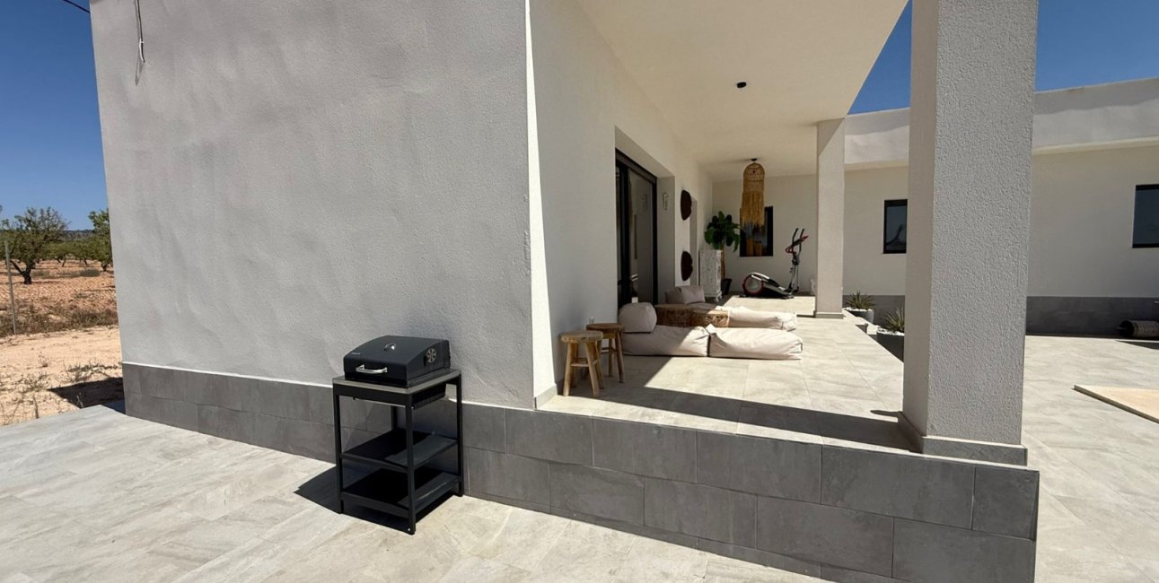 Resale - Country House -
Pinoso - Pinoso - Country