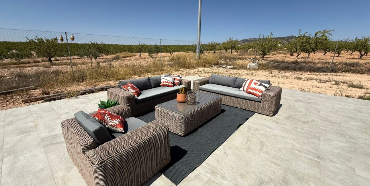 Resale - Country House -
Pinoso - Pinoso - Country