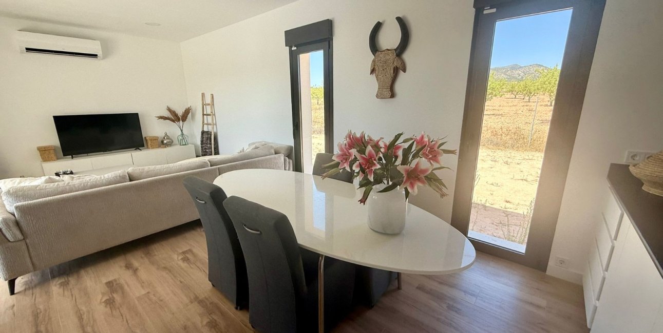 Resale - Country House -
Pinoso - Pinoso - Country