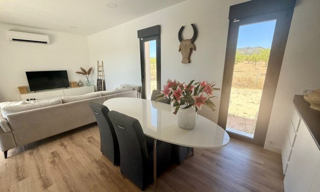 Resale - Country House -
Pinoso - Pinoso - Country