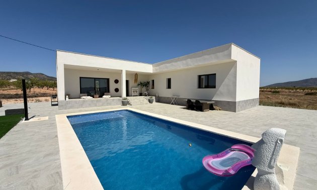 Resale - Country House -
Pinoso - Pinoso - Country