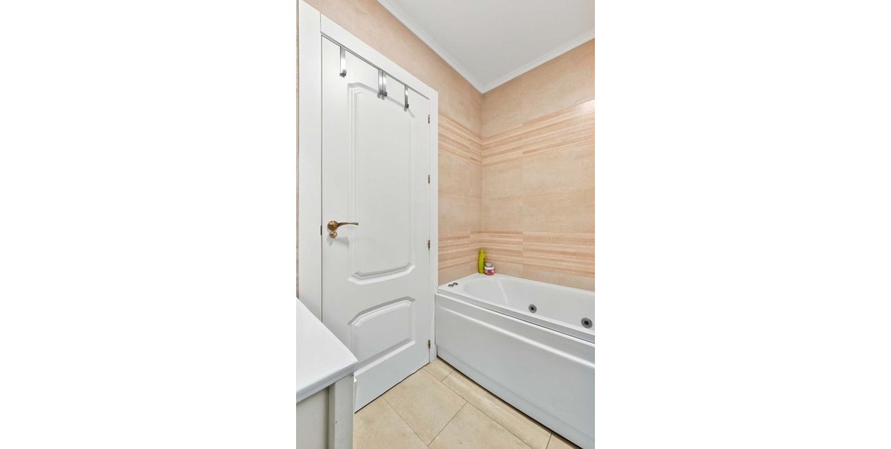 Resale - Villa -
Pinar de Campoverde - Pinar de Campoverde - Village