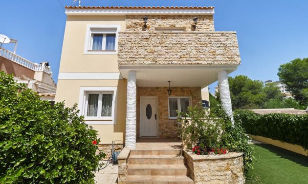 Resale - Villa -
Pinar de Campoverde - Pinar de Campoverde - Village