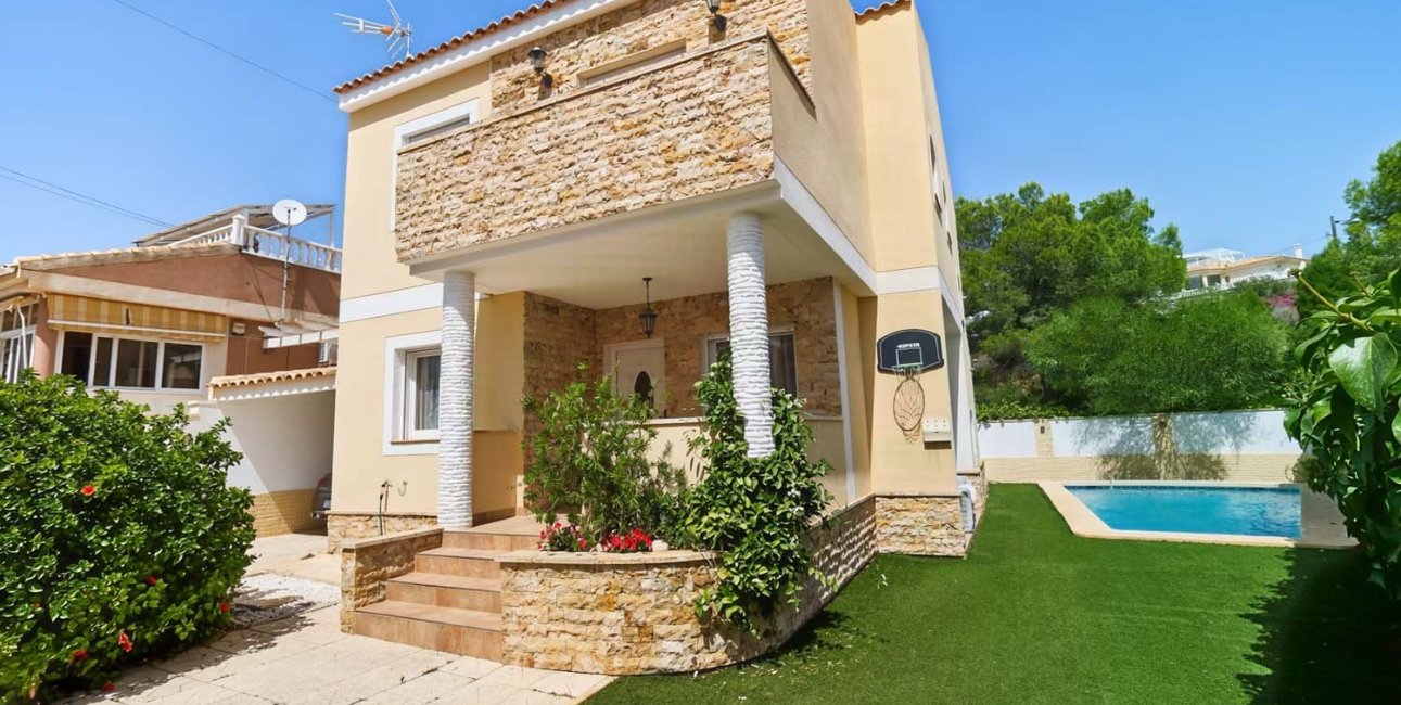 Resale - Villa -
Pinar de Campoverde - Pinar de Campoverde - Village