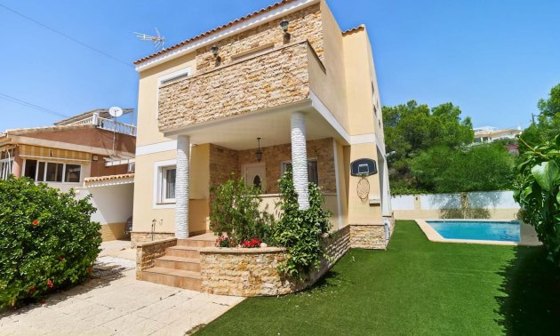 Resale - Villa -
Pinar de Campoverde - Pinar de Campoverde - Village