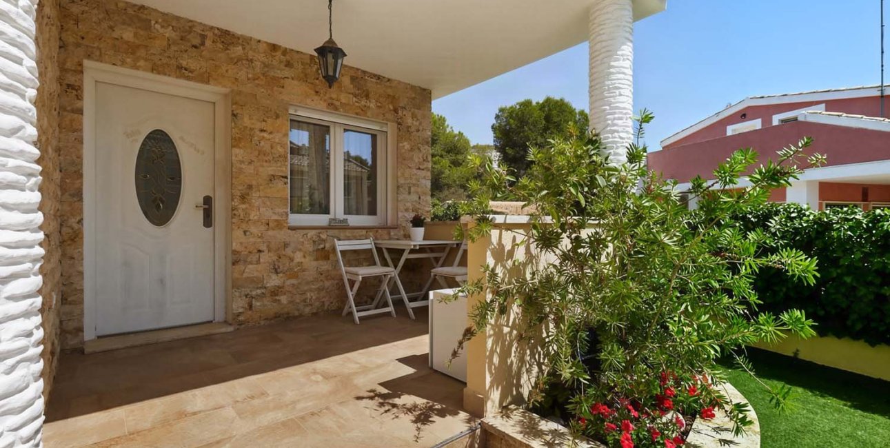 Resale - Villa -
Pinar de Campoverde - Pinar de Campoverde - Village