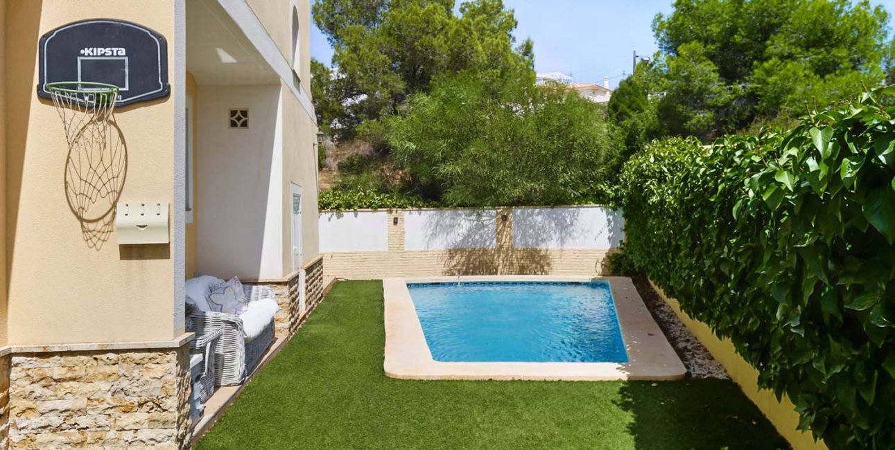 Resale - Villa -
Pinar de Campoverde - Pinar de Campoverde - Village