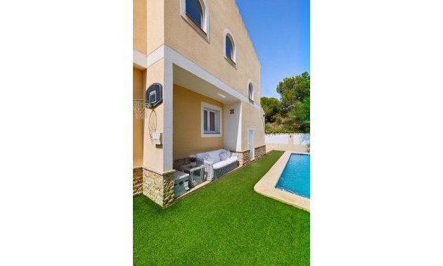 Resale - Villa -
Pinar de Campoverde - Pinar de Campoverde - Village