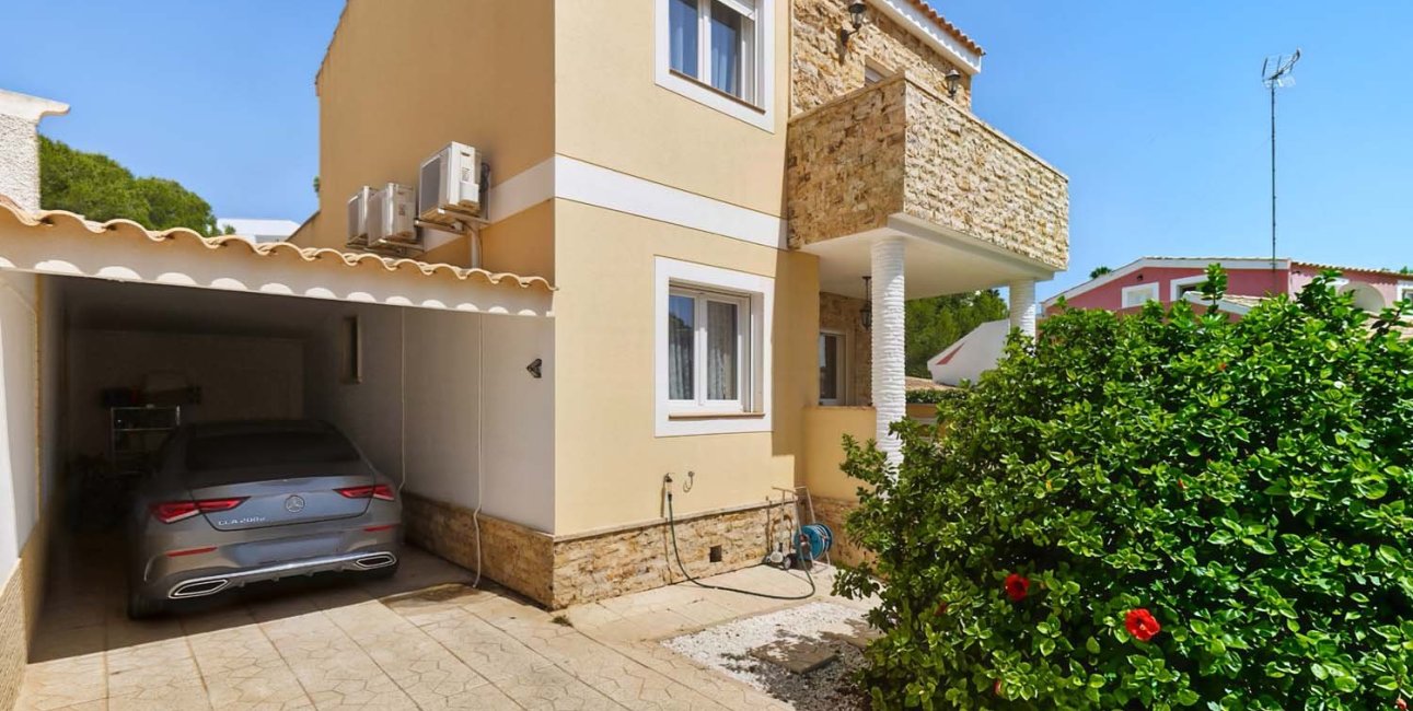 Resale - Villa -
Pinar de Campoverde - Pinar de Campoverde - Village