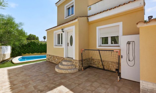 Resale - Villa -
Pinar de Campoverde - Pinar de Campoverde - Village