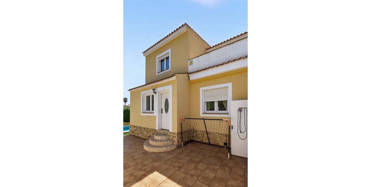 Resale - Villa -
Pinar de Campoverde - Pinar de Campoverde - Village