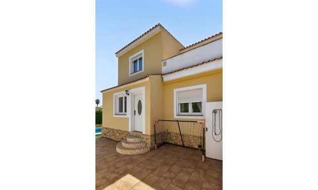 Resale - Villa -
Pinar de Campoverde - Pinar de Campoverde - Village