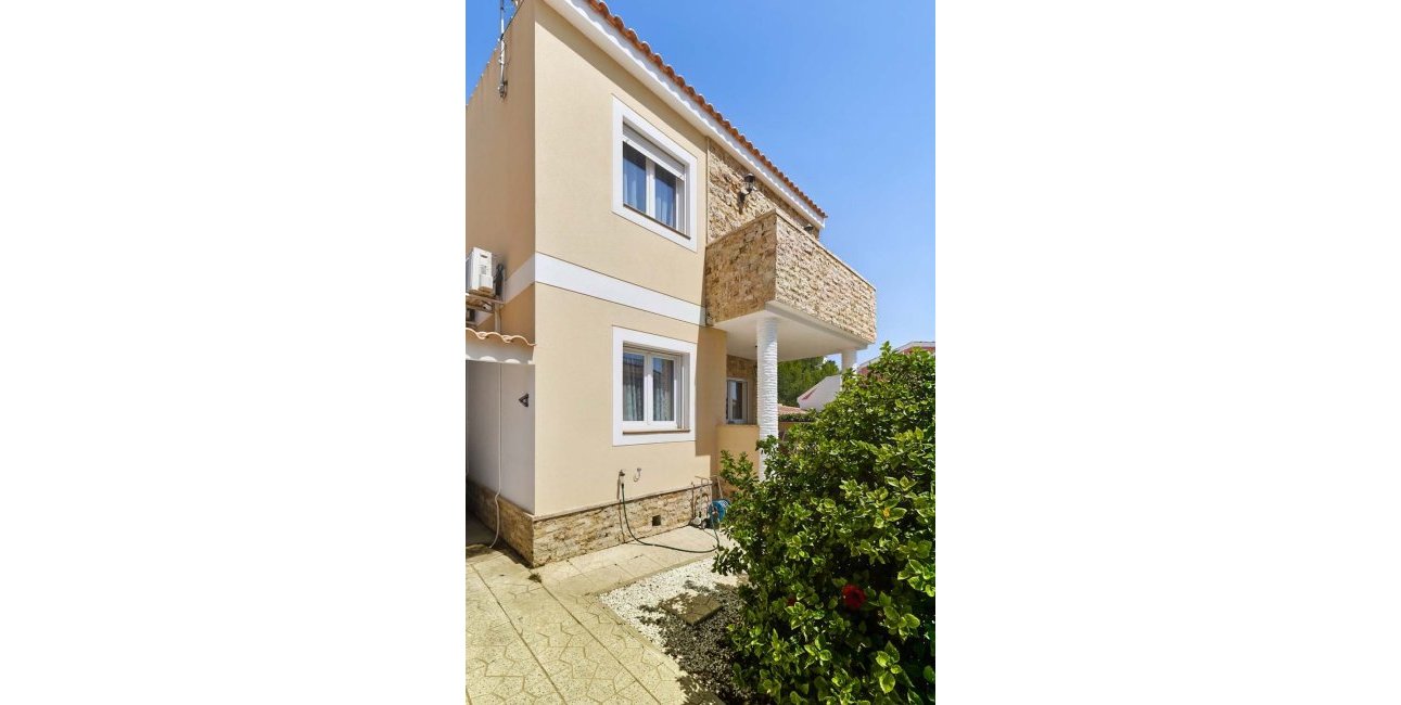 Resale - Villa -
Pinar de Campoverde - Pinar de Campoverde - Village