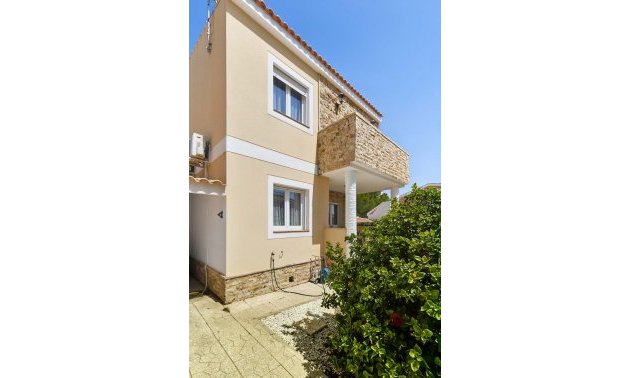 Resale - Villa -
Pinar de Campoverde - Pinar de Campoverde - Village