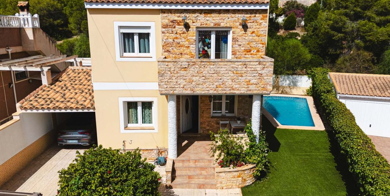 Resale - Villa -
Pinar de Campoverde - Pinar de Campoverde - Village