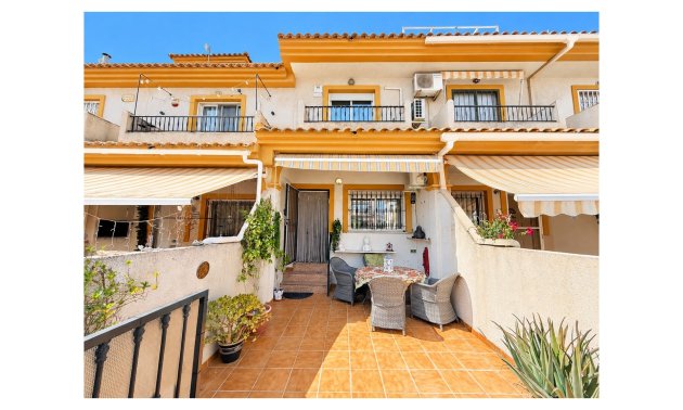 Resale - Townhouse -
Daya Nueva - Daya Nueva - Town