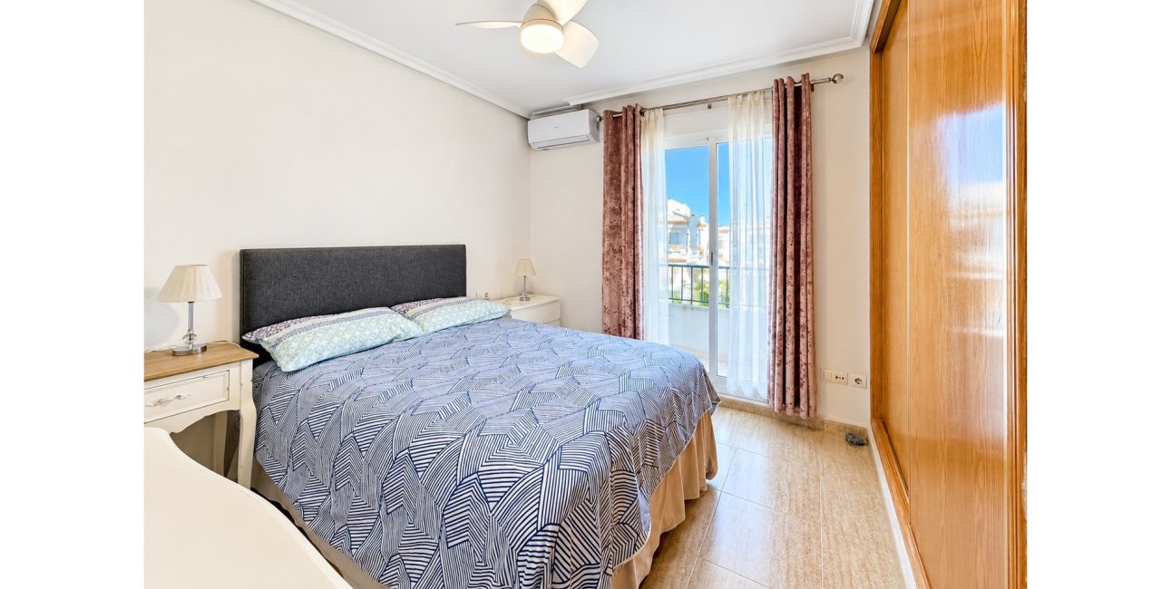Resale - Townhouse -
Daya Nueva - Daya Nueva - Town